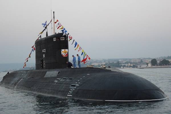 Submarino-elastomero